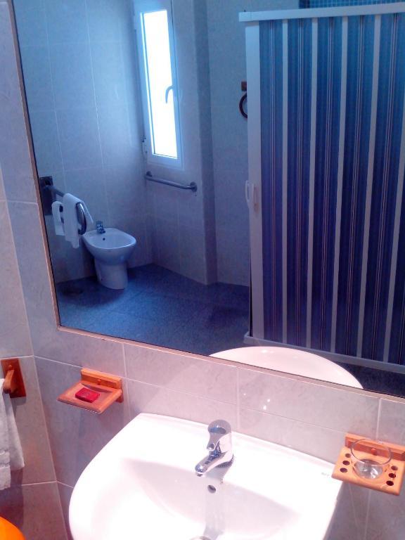 Hotel Rc Ramon Y Cajal Κουένκα Δωμάτιο φωτογραφία