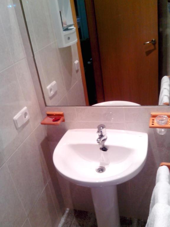 Hotel Rc Ramon Y Cajal Κουένκα Δωμάτιο φωτογραφία